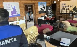 Engellilere tahsis edilen binada okey oynadılar!